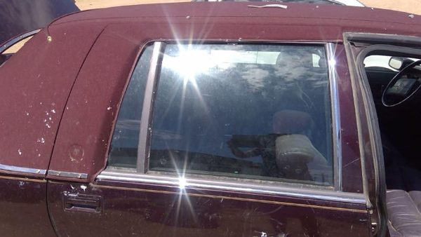 1993 Cadillac Fleetwood Rear Door RH Maroon — photo 9