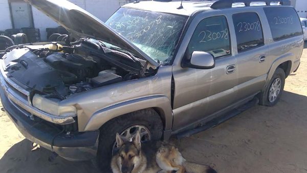 2003 Suburban 1500 — vehicle photo 3