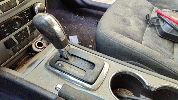 2010 Ford Fusion Floor Shifter Lever Assembly Shift Unit Automatic Transmission — photo 3