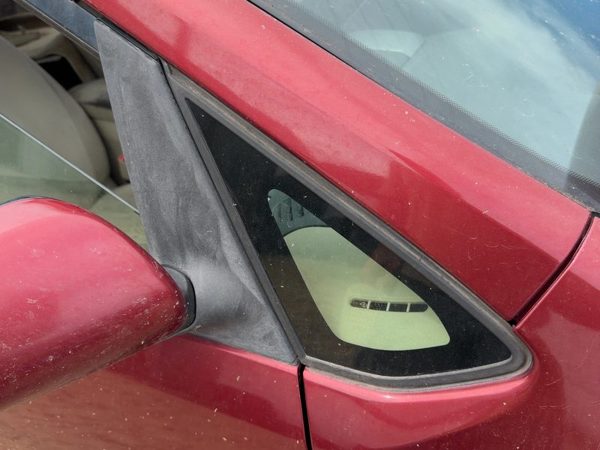 2005 Toyota Prius Passenger Right Front Vent Window Glass OEM — photo 2