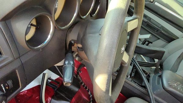 2010 Dodge Charger Steering Column Key 05057471AC — photo 3
