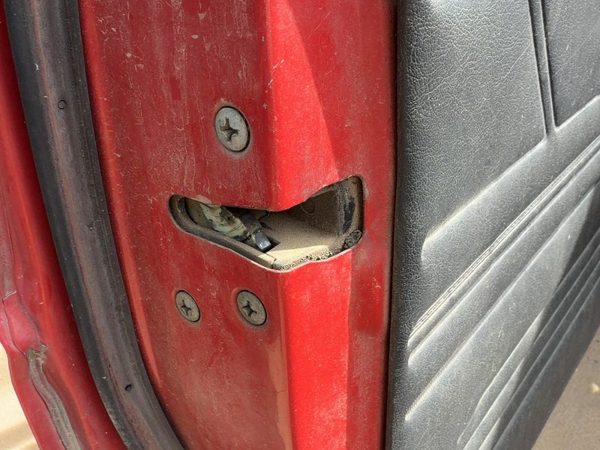 1987-1988 Toyota FX Driver Left Front Door Latch with Rods Cables OEM — photo 4
