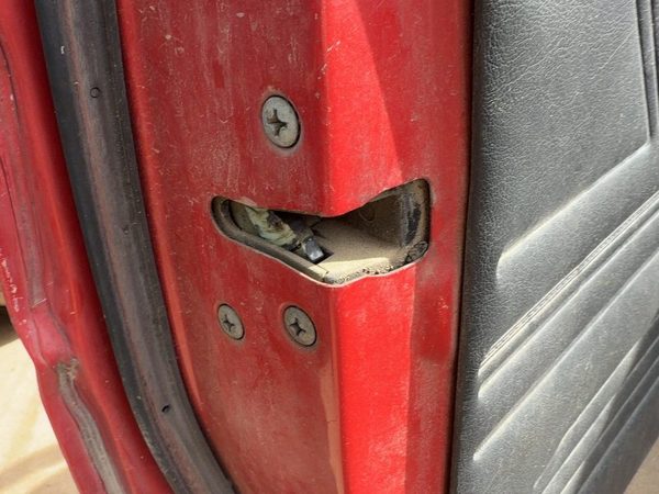 1987-1988 Toyota FX Driver Left Front Door Latch with Rods Cables OEM — photo 3