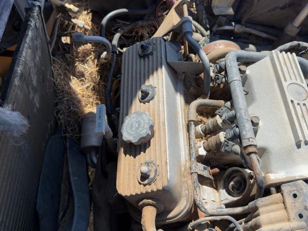 1987 Buick Park Ave Front Valve Cover Oem 3.8L — photo 2