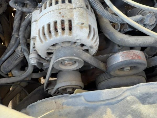1996-2005 Chevy S10 Blazer Alternator Bracket OEM 4.3L 10236997 — photo 2