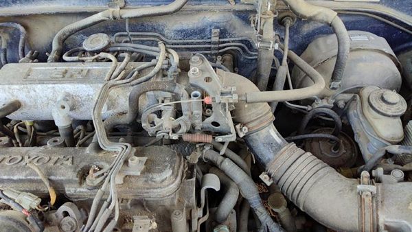 83-86 Toyota Camry Throttle Body Valve Assembly Complete With Sensors 2.0L 2Selc — photo 1