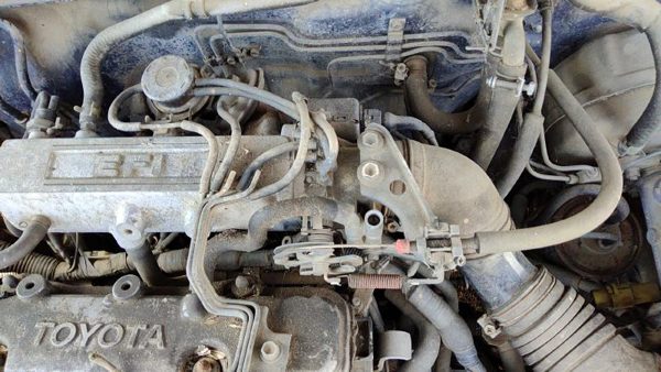 83-86 Toyota Camry Throttle Body Valve Assembly Complete With Sensors 2.0L 2Selc — photo 6