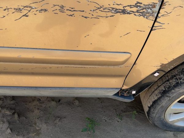 2002-2006 Honda Crv Passenger Right Front Moulding From Door Oem Upper Gold — photo 2