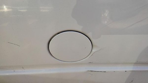 88-98 Chevy Silverado 1500 Fuel Tank Door With Hinge Gas Lid Oem Filler White — photo 2