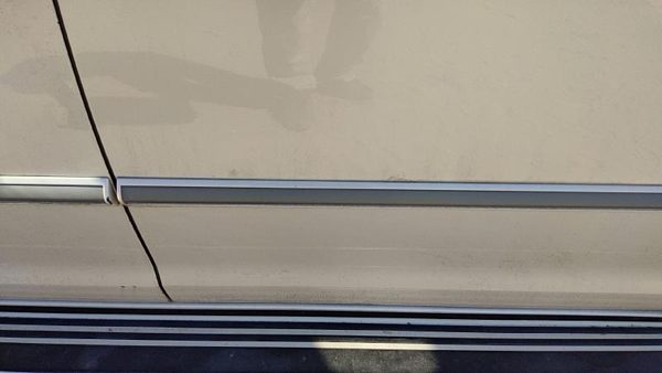 04-05 Sienna Driver Left Rear Moulding From Door Oem Back Trim Strip White 071 — photo 2