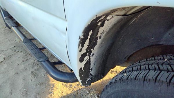 03-07 Suburban Passenger Right Front Wheel Flare Moulding Fender Summit White — photo 5