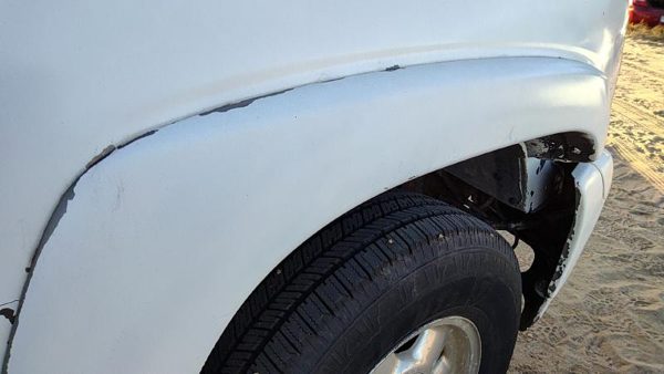 03-07 Suburban Passenger Right Front Wheel Flare Moulding Fender Summit White — photo 6