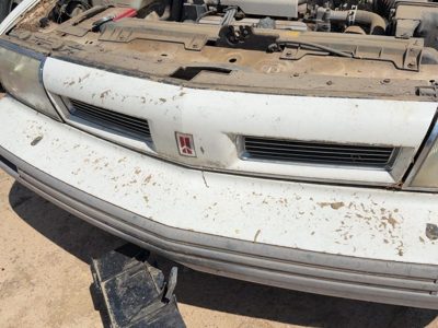 1992-1993 Olds Eighty Eight Front Grille Assembly Oem White 25600643