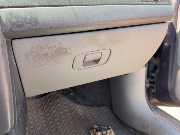 2005-2010 Chevy Cobalt Glove Box Assembly Complete Door With Latch Oem Gray 14B — photo 3