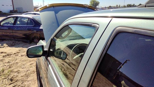 2007 Ford Escape Front Door LH Dv Titanium Green — photo 2