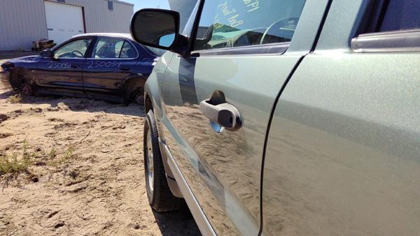 2007 Ford Escape Front Door LH Dv Titanium Green — photo 4