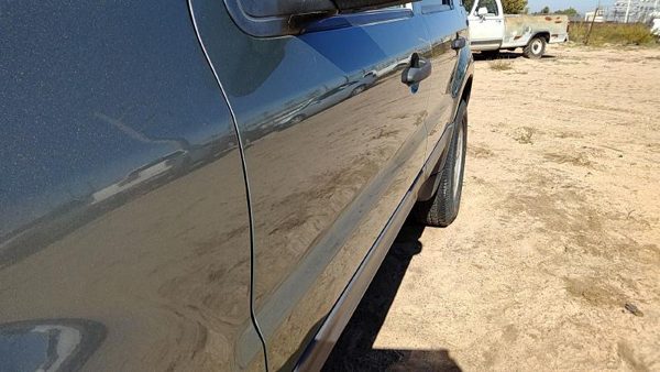 2007 Ford Escape Front Door LH Dv Titanium Green — photo 6