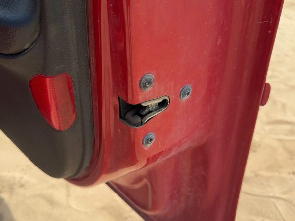 06-11 Impala Passenger Right Front Door Latch With Rods/Cables Oem Ls And Police — photo 1