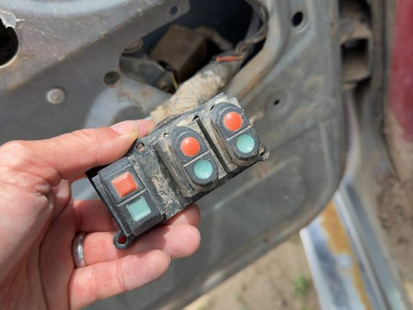 1987-1991 Ford F150 Pickup Driver Left Power Window Master Switch E7TZ14529A — photo 2