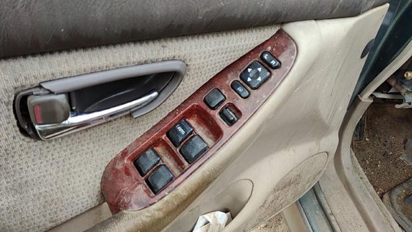 2000-04 Legacy Outback Driver Left Front Power Window Master Control Switch Oem — photo 1