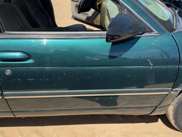 1999 Chevrolet Lumina Front Door RH Jasper Green 56U — photo 3