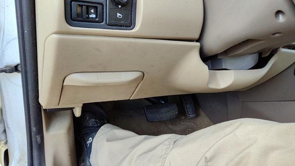 2000-2006 Nissan Sentra Lower Dash Under Column Knee Bolster Trim Panel Sand H — photo 2