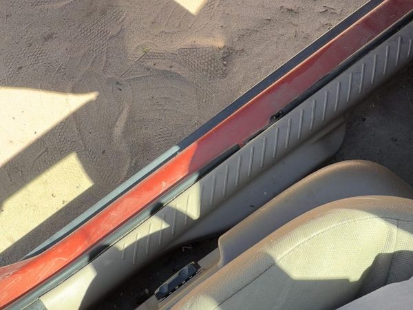 2001-2007 Ford Escape Driver Left Lower Sill Step Moulding Trim Panel Oem Tan Ah — photo 6