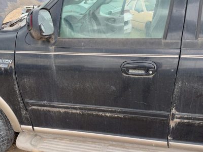 2001 Ford Expedition Front Door LH Black