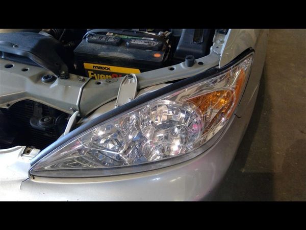 2002 Toyota Camry Headlamp Assembly LH Driver Left Head Light OEM Front Lamp — photo 2