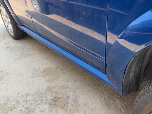 04-06 Vue Redline Passenger Right Lower Rocker Panel Moulding Side Skirt Pacific — photo 1