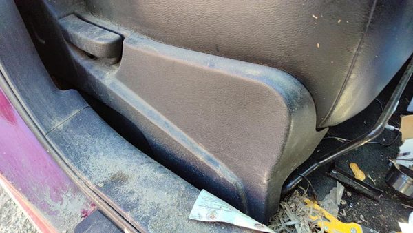 2008 Nissan Rogue Seat Track Passenger Right Side Trim Panel OEM G Black — photo 3