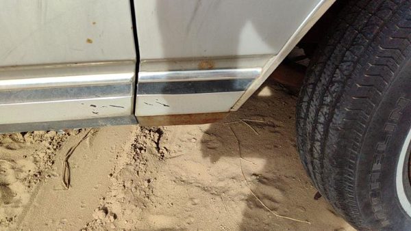 1979 Chevy Caprice Passenger Right Moulding From Fender Oem Trim Strip Back — photo 4