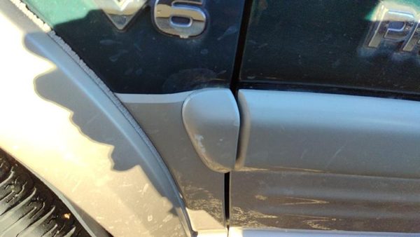 2000 2001 2002 Honda Passport Driver Left Moulding From Fender Oem Trim Strip — photo 1