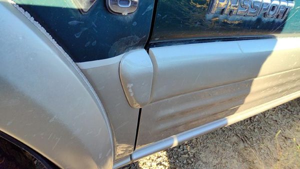 2000 2001 2002 Honda Passport Driver Left Moulding From Fender Oem Trim Strip — photo 3