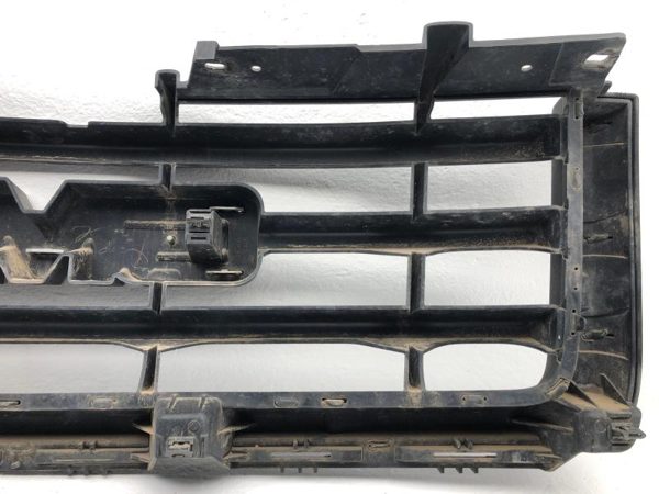 2012 GMC Sierra 1500 Grille White 50U **chipped** — photo 10