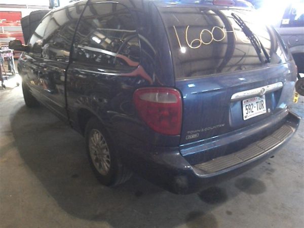 2001 Chrysler Town Cntry — vehicle photo 8