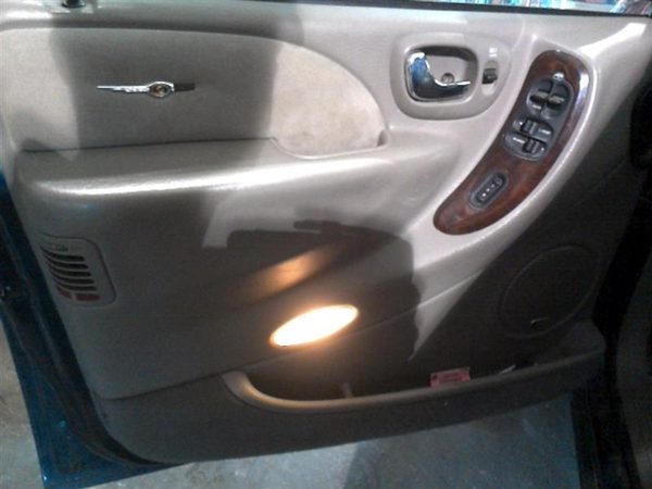 2001 Chrysler Town Cntry — vehicle photo 5