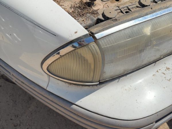 92-93 Eighty Eight Passenger Right Front Turn Signal Light Lamp Fender Mounted — photo 1