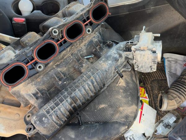 2014 Nissan Sentra Intake Manifold 1.8L — photo 6