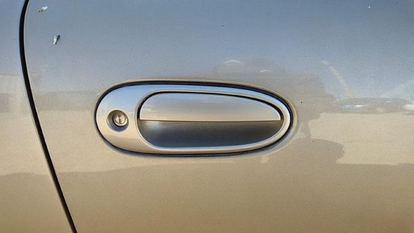 99-05 Grand Am Passenger Right Front Outside Door Handle 33U Champagne Beige — photo 1