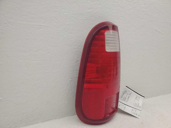2010 F250sd Tail Light Assembly LH — photo 2