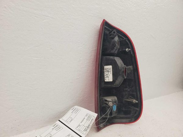 2010 F250sd Tail Light Assembly LH — photo 4