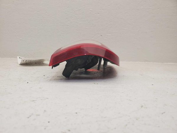 2010 F250sd Tail Light Assembly LH — photo 5
