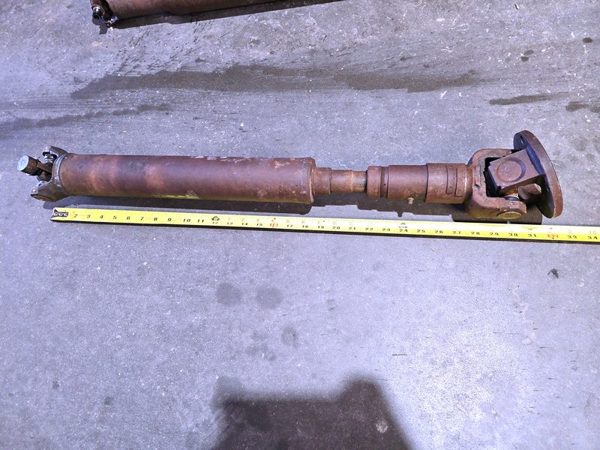 1992-1994 Chevy Suburban Front Drive Shaft Oem Driveline 4X4 4Wd 26022466 — photo 1