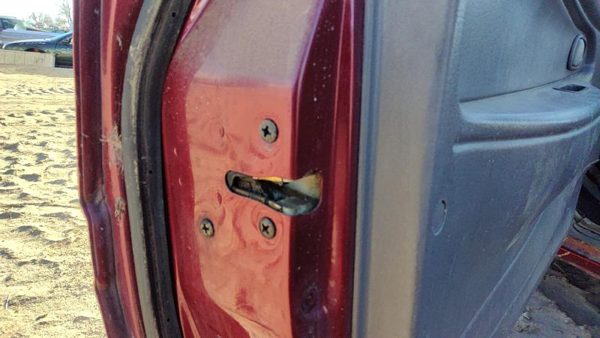 1994-1997 Ford Aspire Driver Left Front Door Latch With Rods/Cables Oem — photo 1