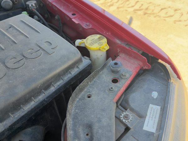 00-01 Grand Cherokee Windshield Washer Fluid Reservoir With Pump Oem Wiper Tank — photo 2