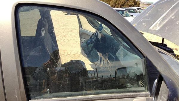 2002-2006 Jeep Liberty Passenger Right Front Side Window Door Glass Oem — photo 1
