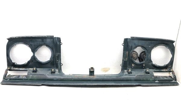 84-91 Jeep Grand Wagoneer Filler Between Bumper And Grille Oem Header Panel — photo 1
