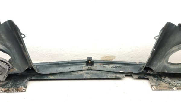 84-91 Jeep Grand Wagoneer Filler Between Bumper And Grille Oem Header Panel — photo 13