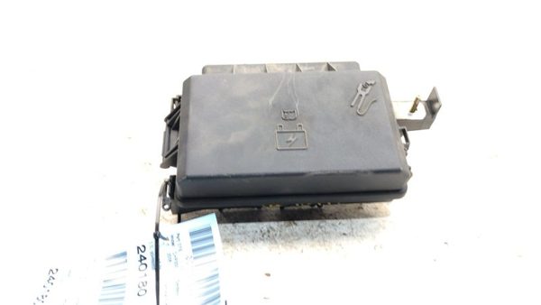 2006-2007 Chrysler 300 Engine Fuse Box Oem 3.5L P04692031ai 05161486Aa — photo 3